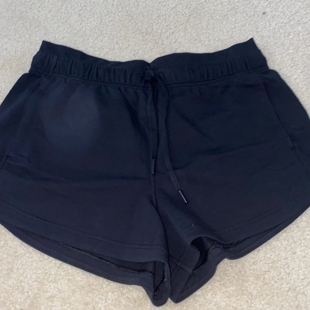 NEVER WORN Lululemon inner glow shorts